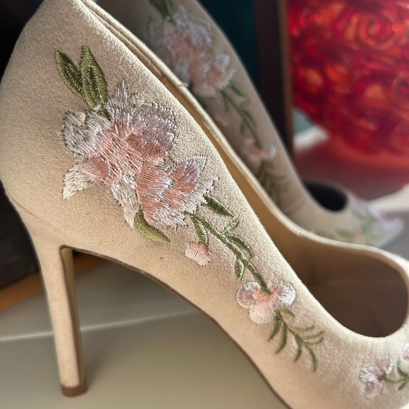 JustFab Floral Embroidered Women's Heels - Cream - Picture 6 of 16